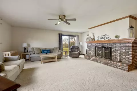 9 N755 Tipi Ln, Elgin, IL 60124 photo 5
