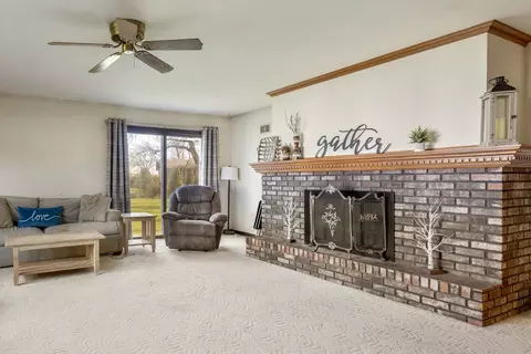 9 N755 Tipi Ln, Elgin, IL 60124 photo 6
