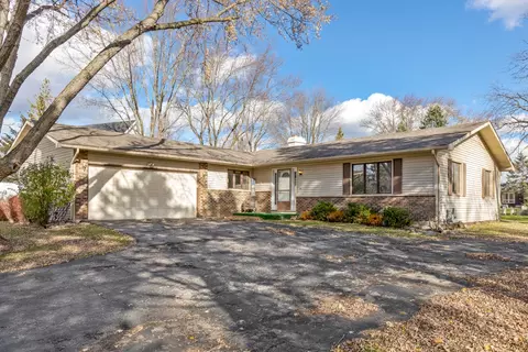 9 N755 Tipi Ln, Elgin, IL 60124 photo 1