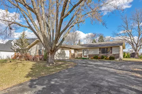 9 N755 Tipi Ln, Elgin, IL 60124 photo 2