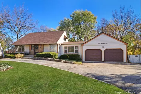 305 N Schoenbeck Rd, Prospect Heights, IL 60070