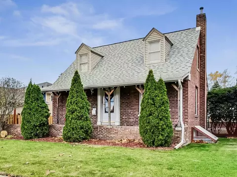 4214 Grove Ave, Brookfield, IL 60513