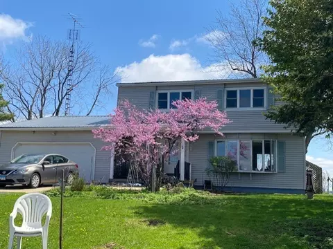 1522 E 7th Rd, Lostant, IL 61334