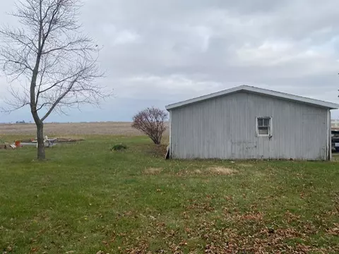 Exterior - 1522 E 7th Rd, Lostant, IL 61334 photo 16 of 30