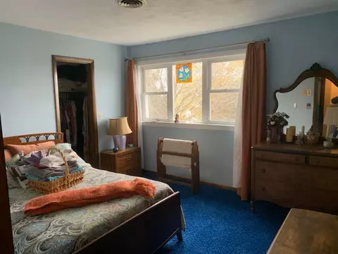 Bedroom - 1522 E 7th Rd, Lostant, IL 61334 photo 2 of 7