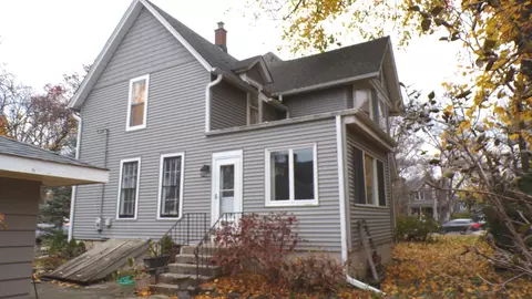 618 N West St, Wheaton, IL 60187 photo 4