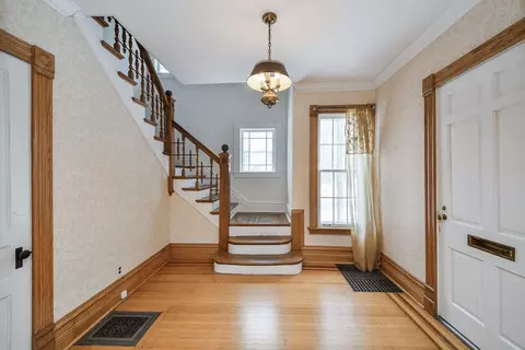 618 N West St, Wheaton, IL 60187 photo 6