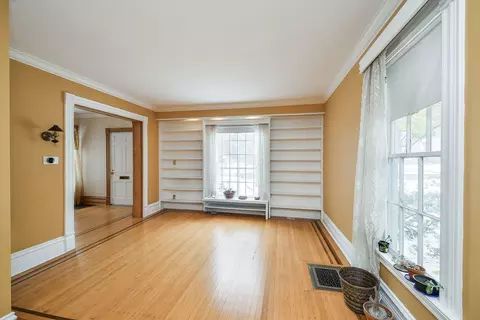 618 N West St, Wheaton, IL 60187 photo 7