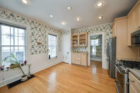 618 N West St, Wheaton, IL 60187 photo 11