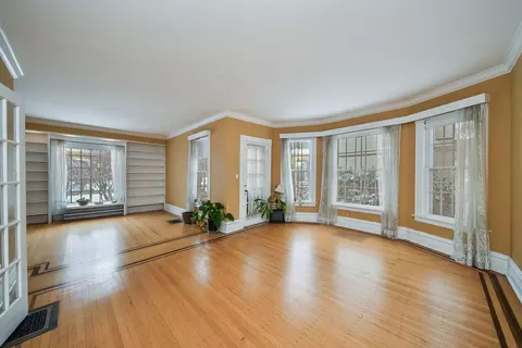 618 N West St, Wheaton, IL 60187 photo 8