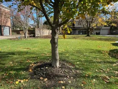 945 Pine Tree Ln, Winnetka, IL 60093