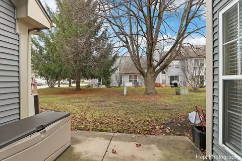 885 Dandridge Ct, Elgin, IL 60120 photo 22