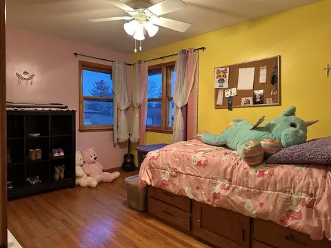 Bedroom - 537 E High St, Morrison, IL 61270 photo 2 of 3