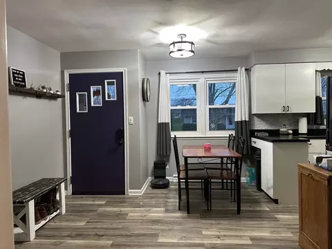 Entry Way - 537 E High St, Morrison, IL 61270 photo 2 of 2