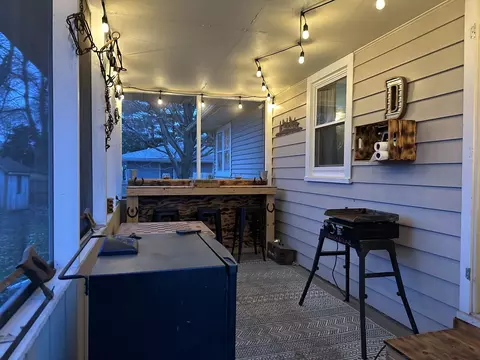Exterior - 537 E High St, Morrison, IL 61270 photo 3 of 3