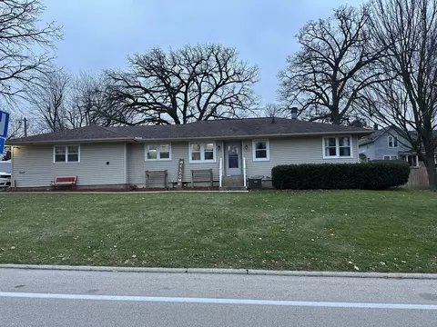 537 E High St, Morrison, IL 61270