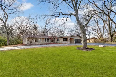 9 S708 Lorraine Dr, Willowbrook, IL 60527