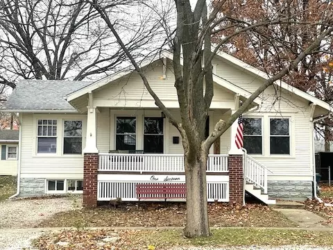 116 E High St, Monticello, IL 61856