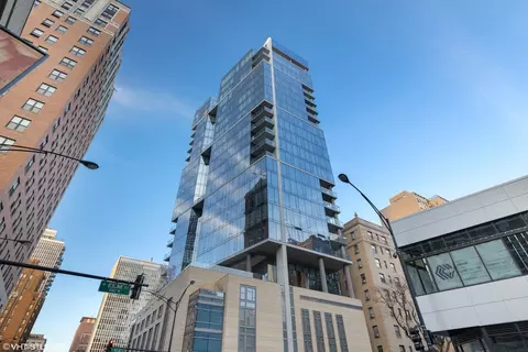 4 Elm St #22S, Chicago, IL 60611