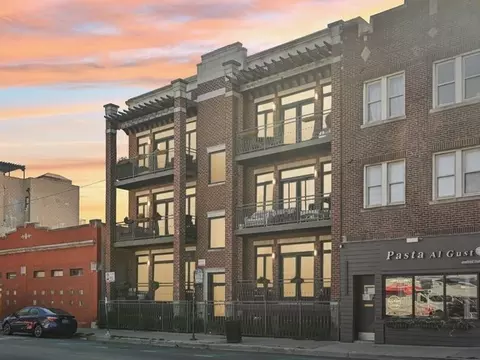 1951 W Belmont Ave #2E, Chicago, IL 60657