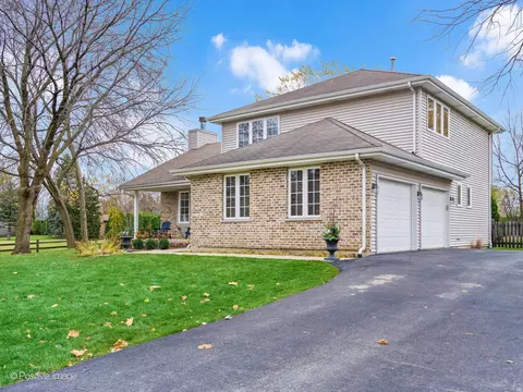 369 56th St, Clarendon Hills, IL 60514