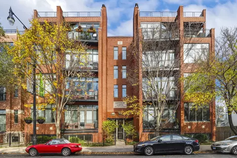 1738 W Belmont Ave #2F, Chicago, IL 60657