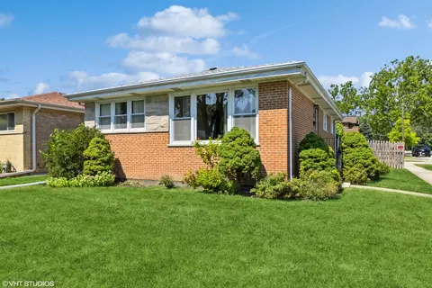 3800 Isabel St, Skokie, IL 60076