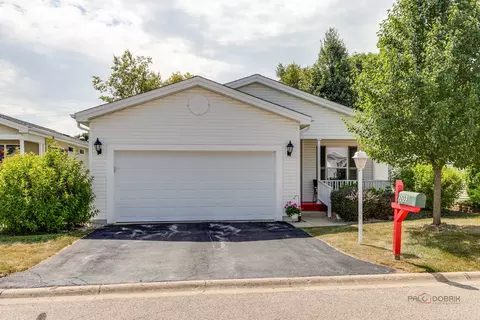 3003 Hunt Club Ct, Grayslake, IL 60030