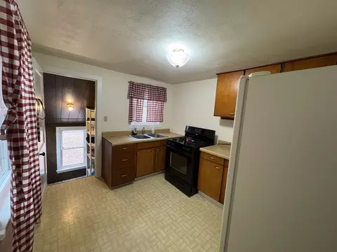 Kitchen - 9758 Flagg Rd, Rochelle, IL 61068 photo 2 of 3