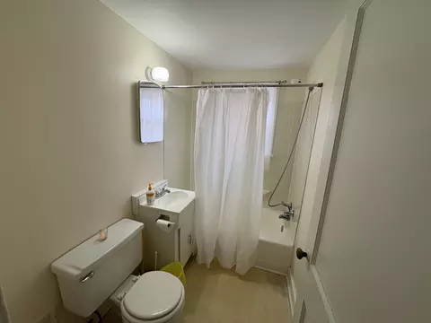 Bath - 9758 Flagg Rd, Rochelle, IL 61068 photo 1 of 1
