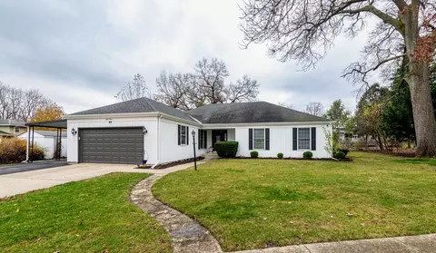 815 Carlton Dr, Elgin, IL 60120