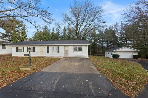 2406 Sharlyn Dr, Urbana, IL 61802