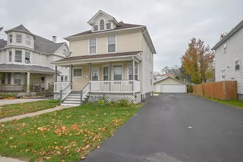 39 N Saint James St, Waukegan, IL 60085