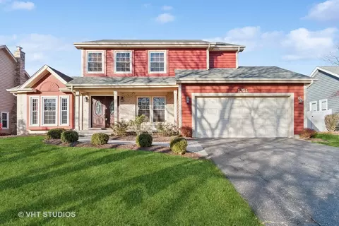 1251 Oakton Ln, Naperville, IL 60540