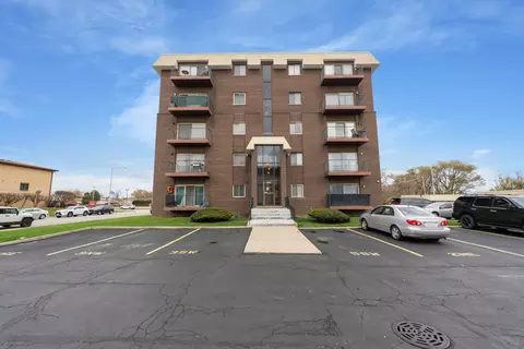 10424 Central Ave #5NE, Oak Lawn, IL 60453
