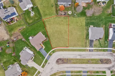 1305 Oakmont Ct, Sandwich, IL 60548