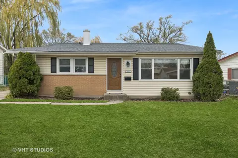 444 Diane Dr, Buffalo Grove, IL 60089