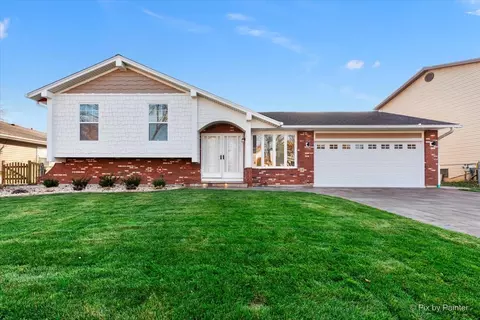 1915 Murcer Ln, Elgin, IL 60123