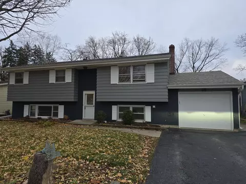 49 W Margaret Ter, Cary, IL 60013