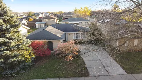 6133 Victoria Dr, Oak Forest, IL 60452