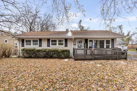 319 Plum St, Lake In The Hills, IL 60156