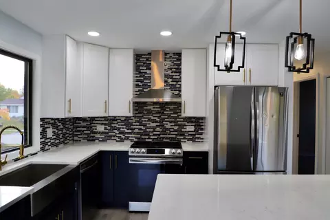 Kitchen - 776 Voyager Dr, Bartlett, IL 60103 photo 2 of 5