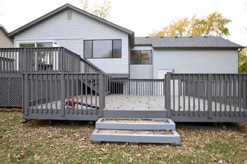 Exterior - 776 Voyager Dr, Bartlett, IL 60103 photo 5 of 9