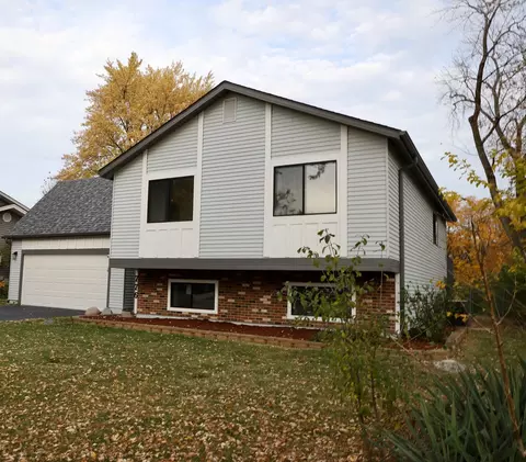 Exterior - 776 Voyager Dr, Bartlett, IL 60103 photo 2 of 9