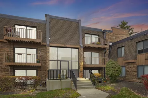 112 Mullingar Ct #3B, Schaumburg, IL 60193