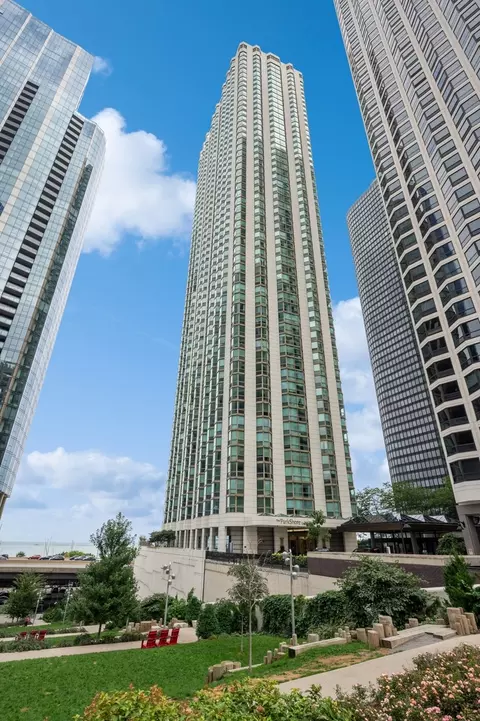 195 N Harbor Dr #1001, Chicago, IL 60601