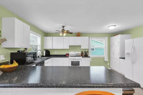 Kitchen - 409 W Broadway St, Ogden, IL 61859 photo 2 of 7