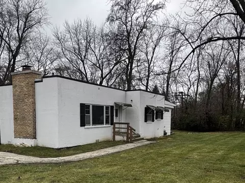 406 Charlotte Ave, Crystal Lake, IL 60014