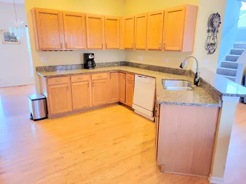 236 Cedarfield Dr, Bartlett, IL 60103 photo 11