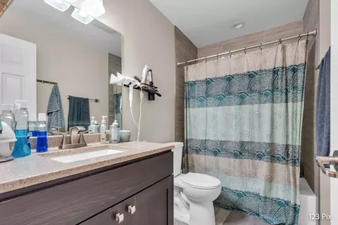Bath - 3703 Rywick Ct, Rolling Meadows, IL 60008 photo 1 of 2